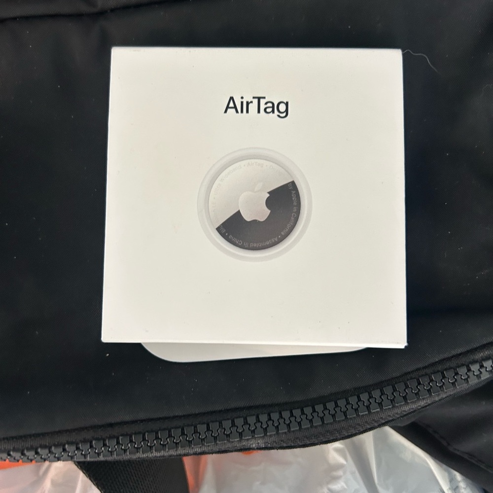 Apple AirTag Tracker